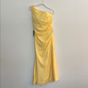 Elegant Yellow One-Shoulder Dress